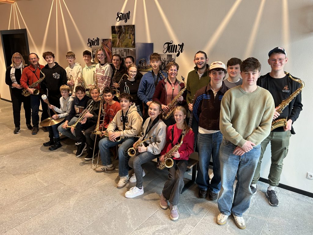 Bigband probt in der Volksmusikakademie